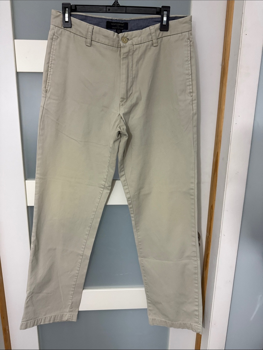 Banana Republic Men's Chinos in Light Khaki